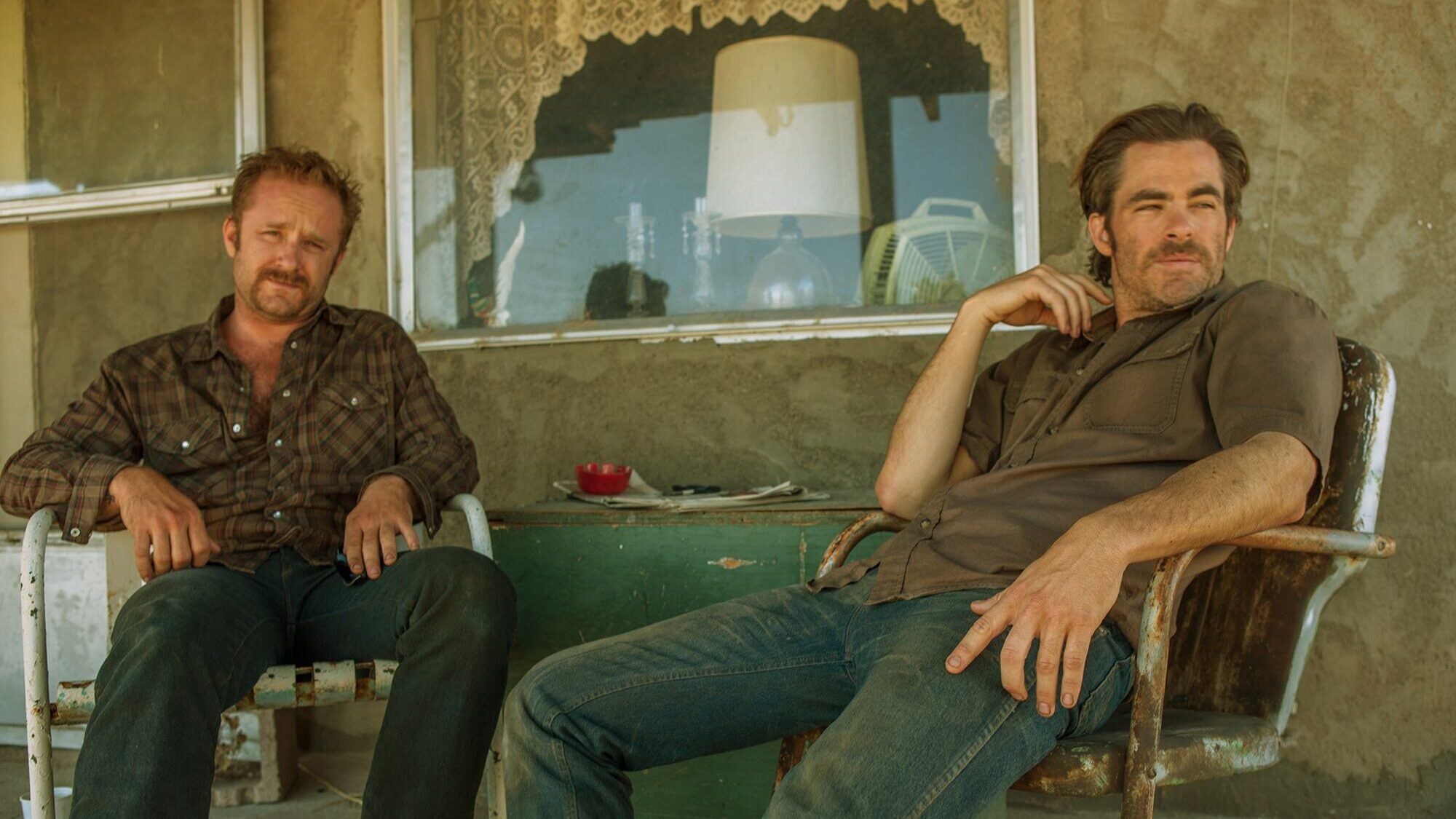 Best movies on Netflix: Ben Foster and Chris Pine in 