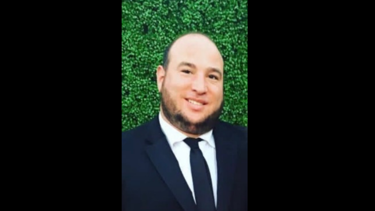 A Mass. middle school basketball coach collapsed during a game. The opposing coach sprang into action.