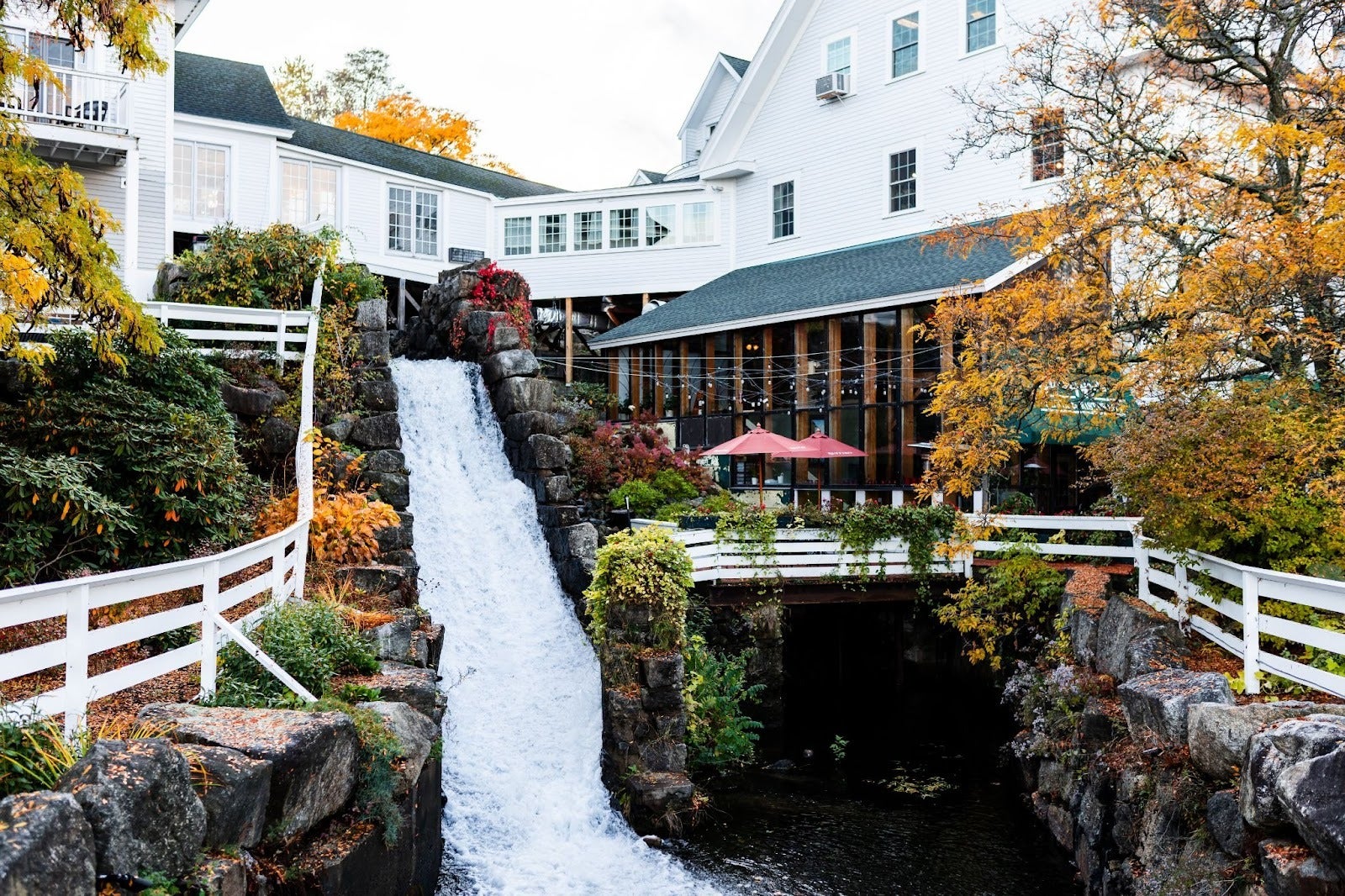 A renovated Lake Winnipesaukee escape, plus new nonstop flights to Canada插图1