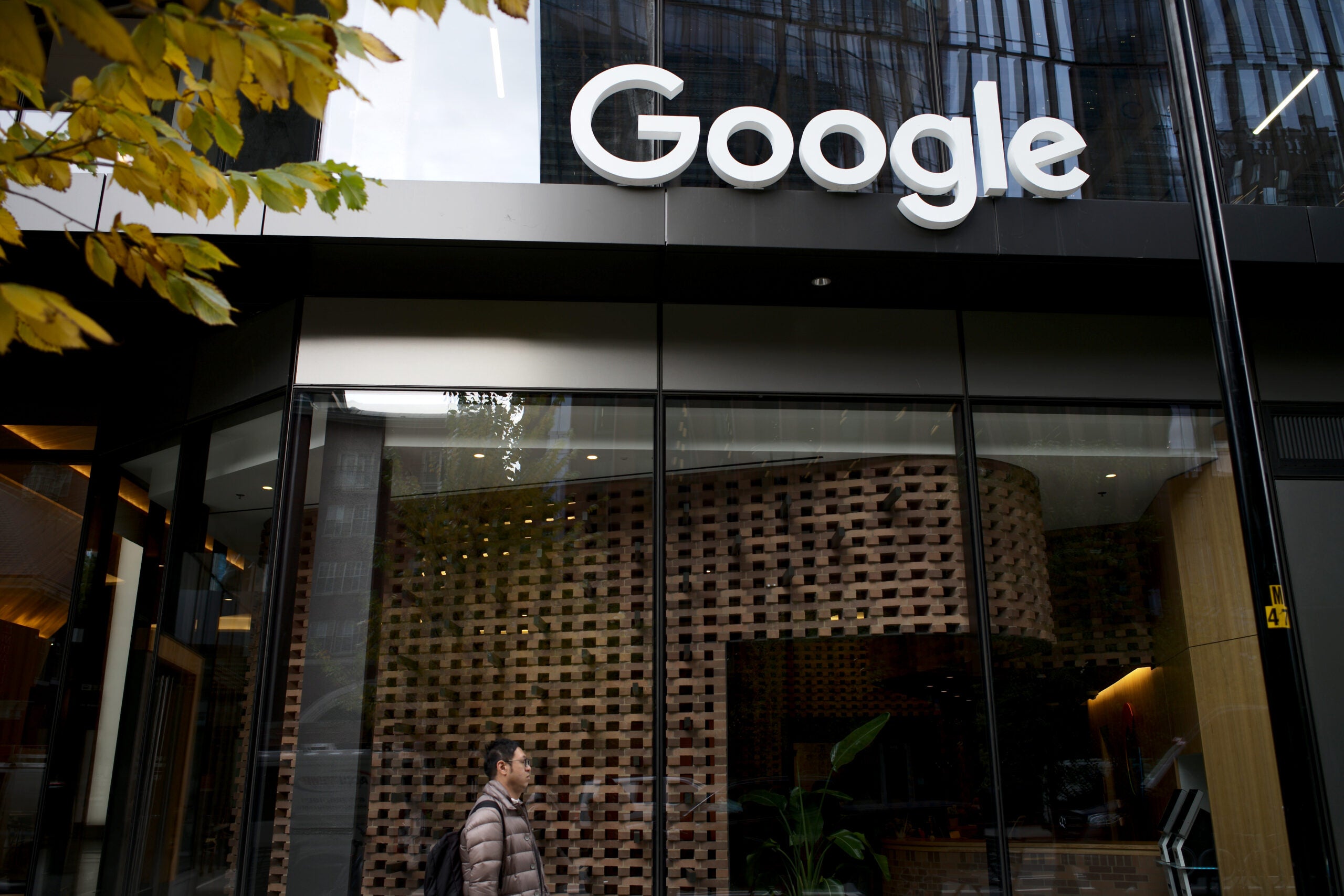 boston.com - Ross Cristantiello - All Mass. residents to get free access to Google AI training classes, Healey says