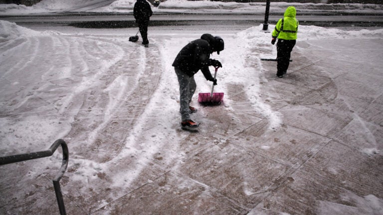 Mass. snow totals by town: See who got the most from fast-moving overnight system插图