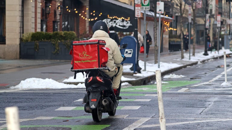 City councilor calls for restrictions on e-bikes and mopeds, including ban for food delivery drivers
