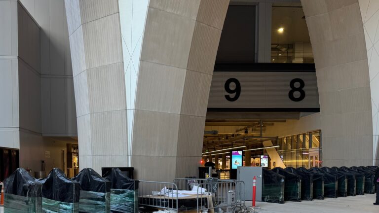 New Commuter Rail fare gates at South Station break down again