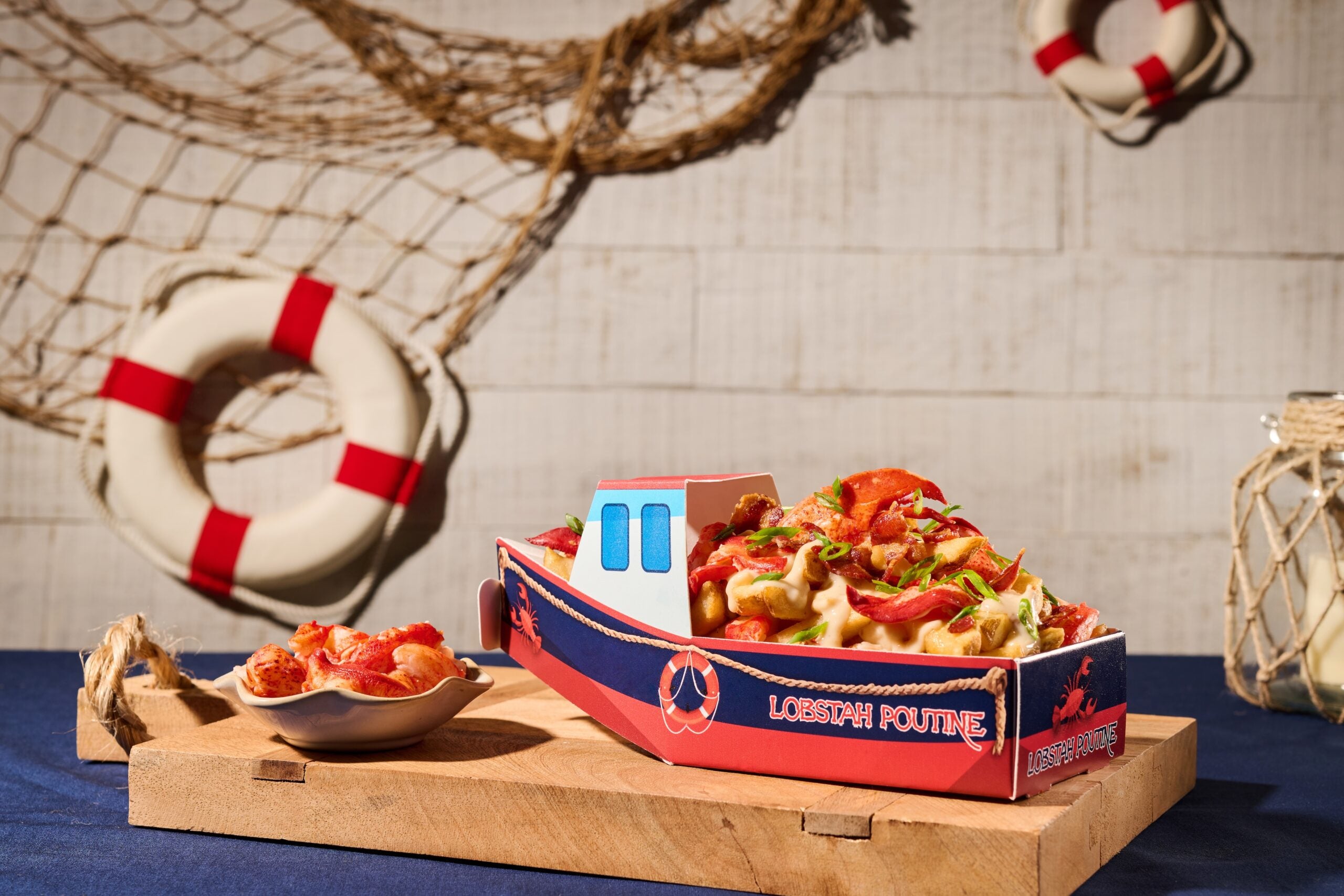 boston.com - Katelyn Umholtz - Fenway Park offers 4 new food concessions, including lobster poutine