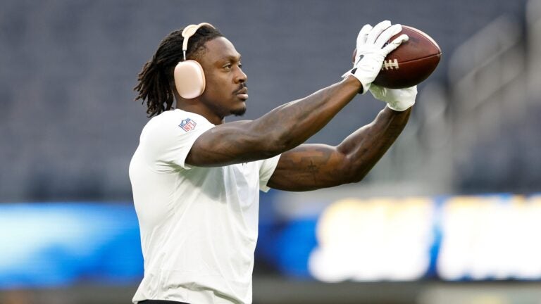 New Patriots S Kevin Byard working out with rumored New England trade target A.J. Brown