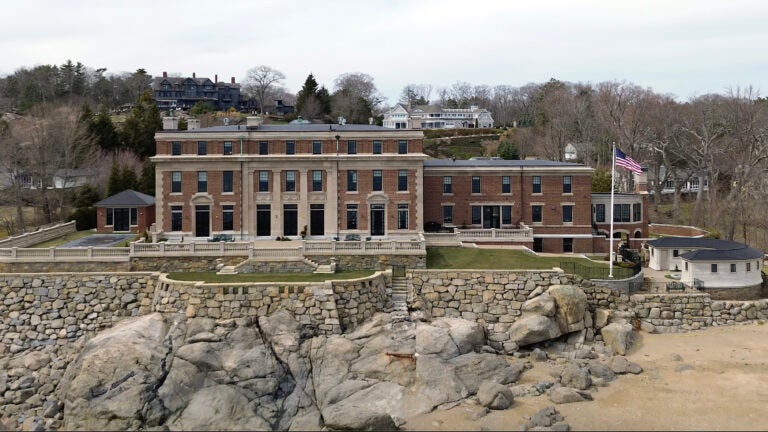 Lynn man arrested for robbery at Beverly mansion, charged with home invasion Lynn man arrested for robbery at Beverly mansion, charged with home invasion