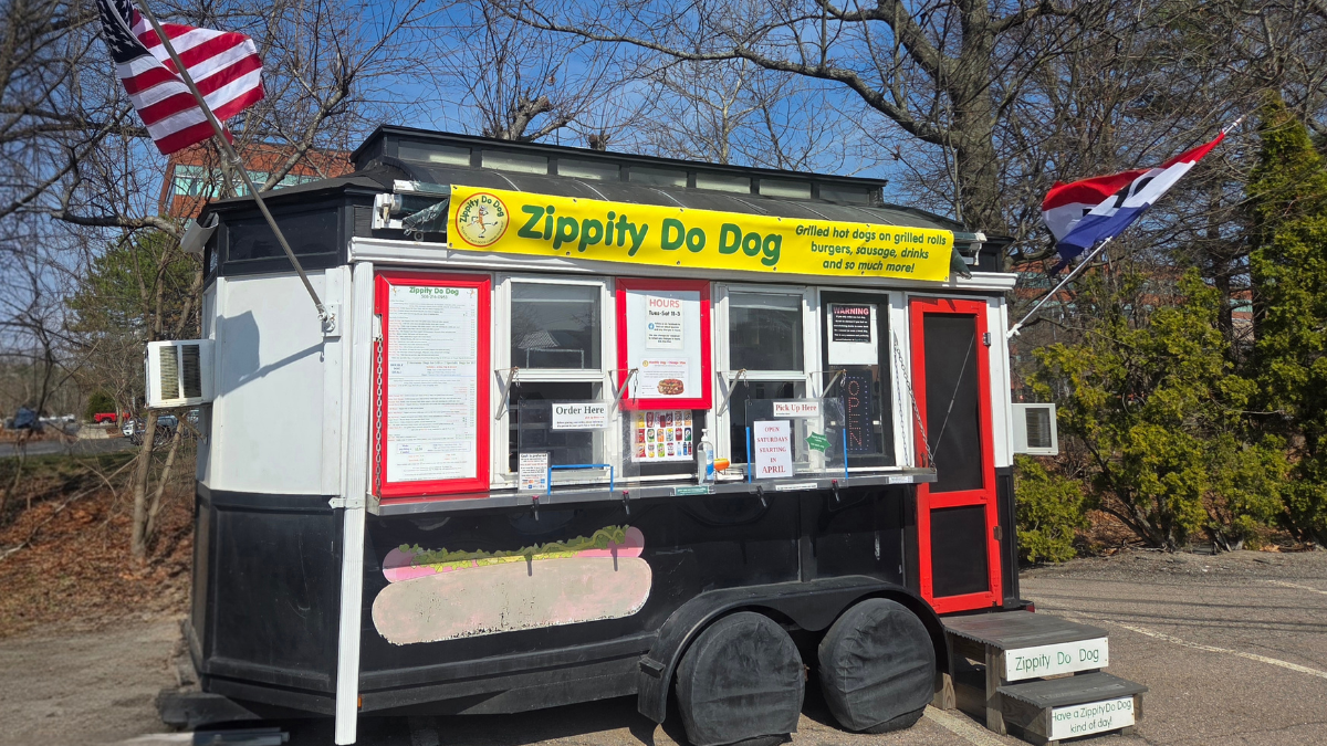 boston.com - Annie Jonas - Framingham hot dog cart for sale as owner returns to tech career