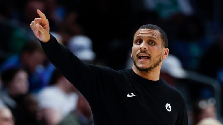 Joe Mazzulla Giannis Antetokounmpo