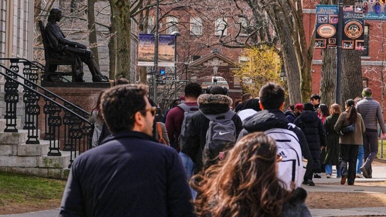 Harvard to issue pouches to students who want to go phone-free