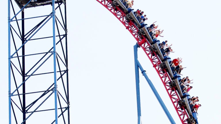 Superman coaster stalls at Six Flags, riders evacuated