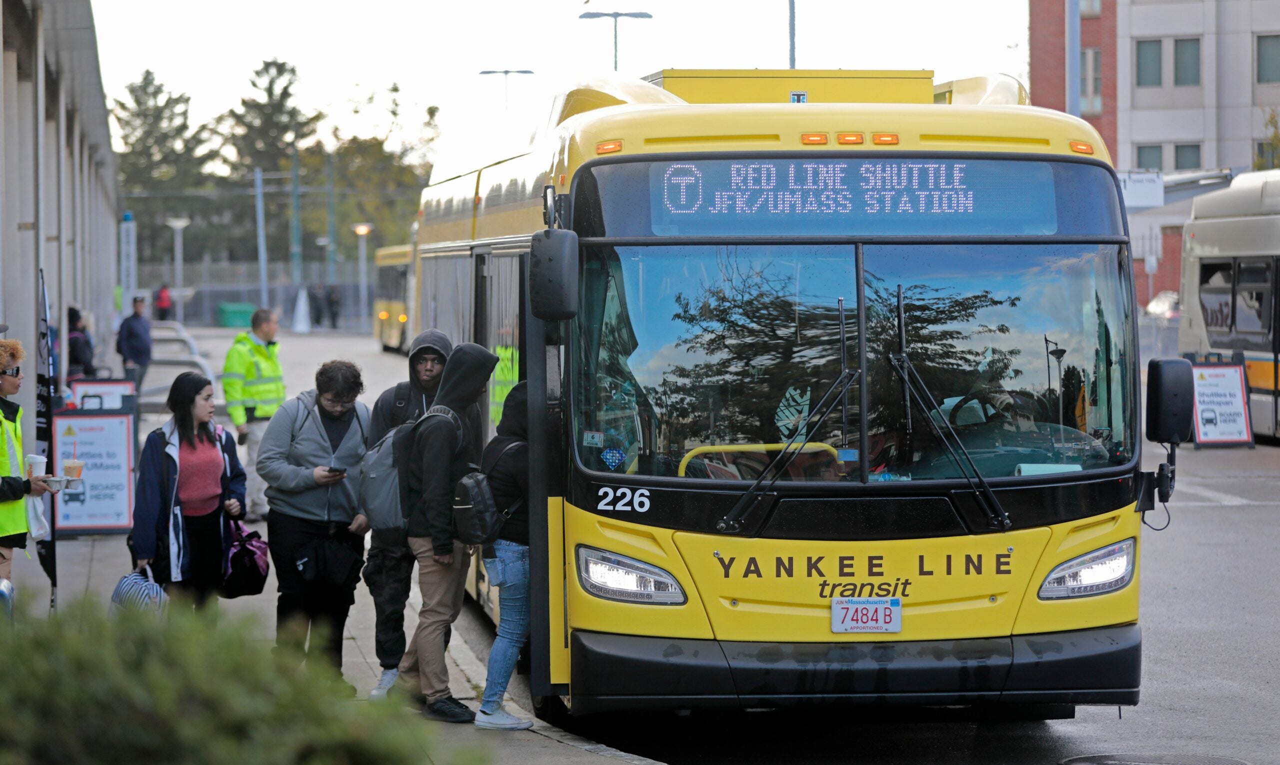 boston.com - Samantha Genzer - Latest Red Line shutdown kicks in this week