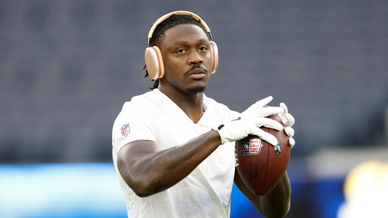 What Drake Maye, Milton Williams said of possible A.J. Brown trade What Drake Maye, Milton Williams said of possible A.J. Brown trade
