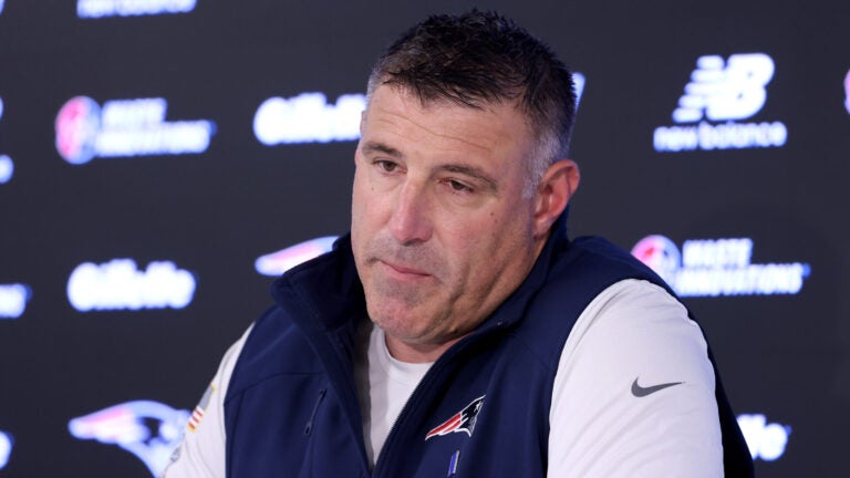 Chargers troll Patriots over Mike Vrabel, Dianna Russini, and more in schedule release video