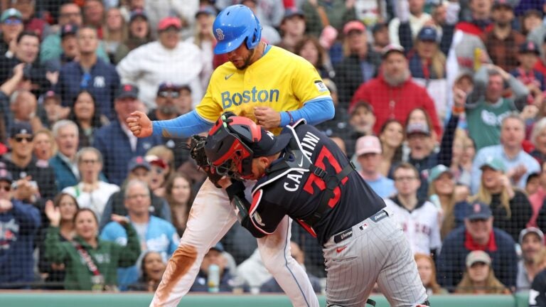 Twins beat Red Sox 4-2 despite Boston’s 9th inning comeback attempt Twins beat Red Sox 4-2 despite Boston’s 9th inning comeback attempt