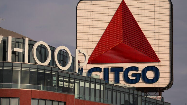 Citgo sign goes dark - temporarily