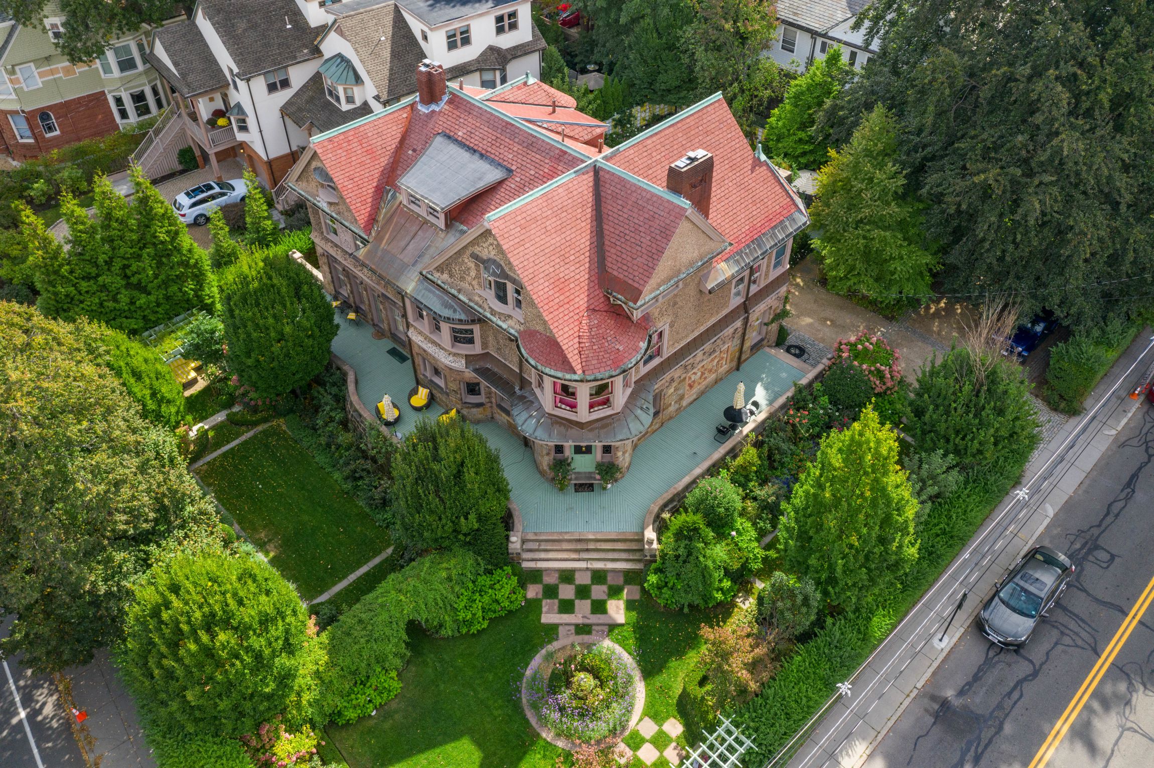 boston.com - Regina Cole - Brookline's regal Webber-Bouve Mansion hits market for $4.3m