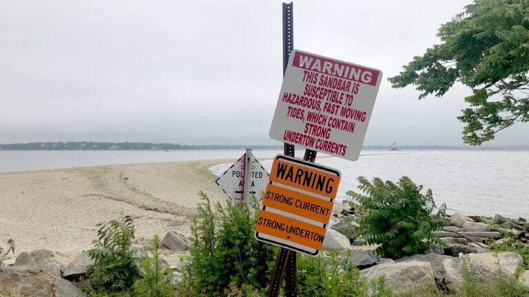 Child drowns at Conimicut Point Beach in R.I.
