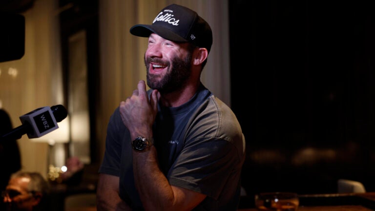Watch: Julian Edelman helps Scotland fans place traffic cone atop George Washington statue in Boston