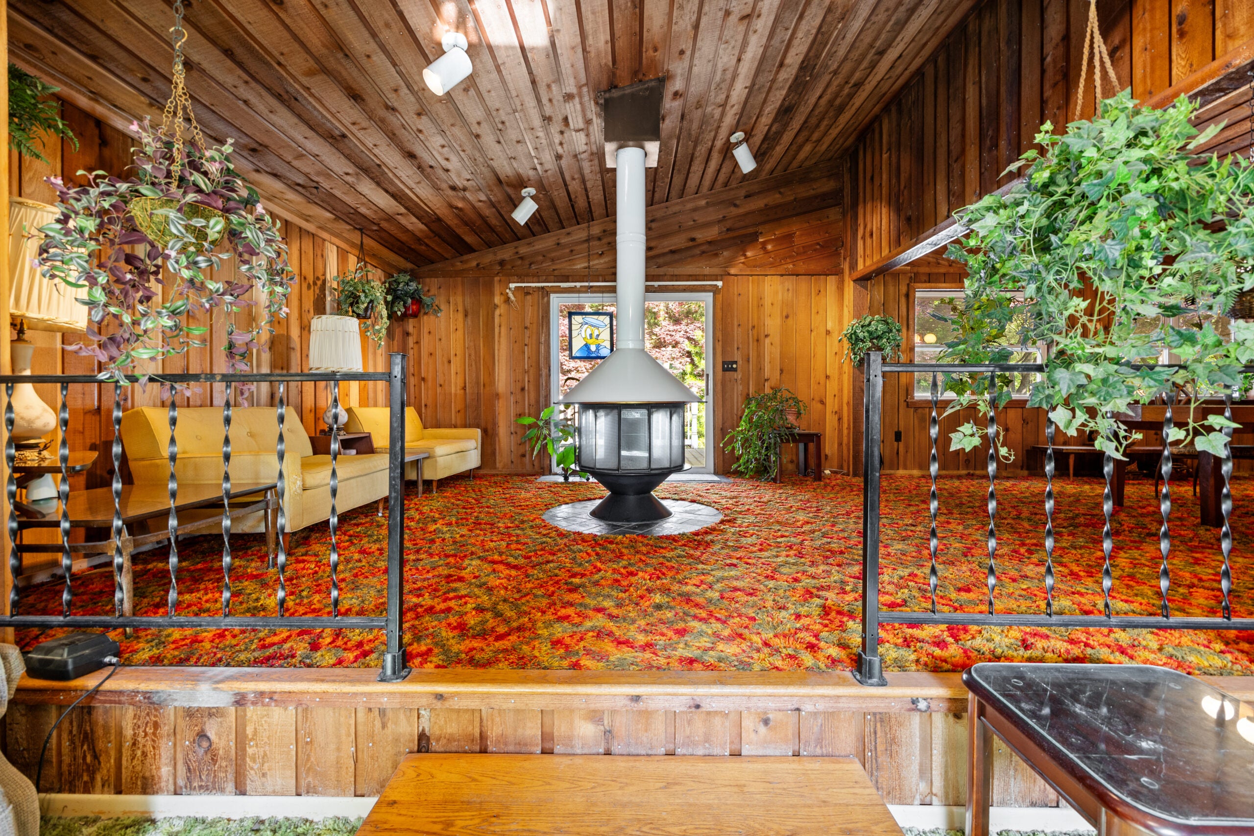 boston.com - Megan Johnson - A carpeted '70s time capsule house went under contract in weeks. What's the appeal?
