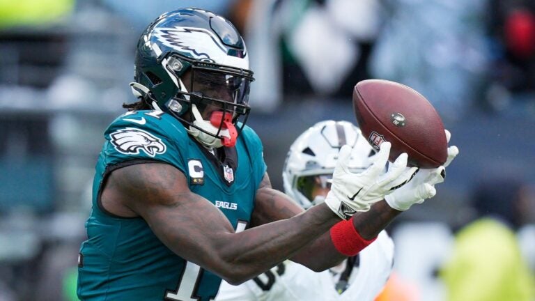 Patriots acquire A.J. Brown in blockbuster trade with Eagles Patriots acquire A.J. Brown in blockbuster trade with Eagles