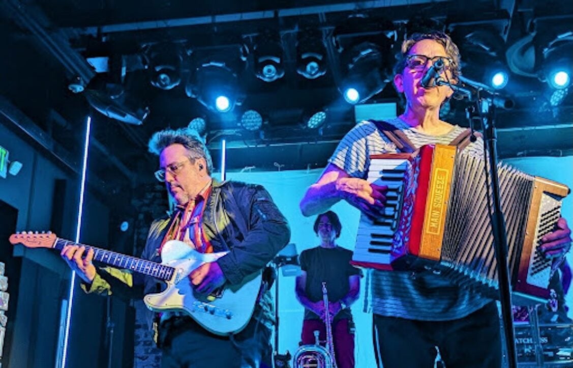 boston.com - Perry Eaton - They Might Be Giants bring humor, horns, and plenty of heart to House of Blues