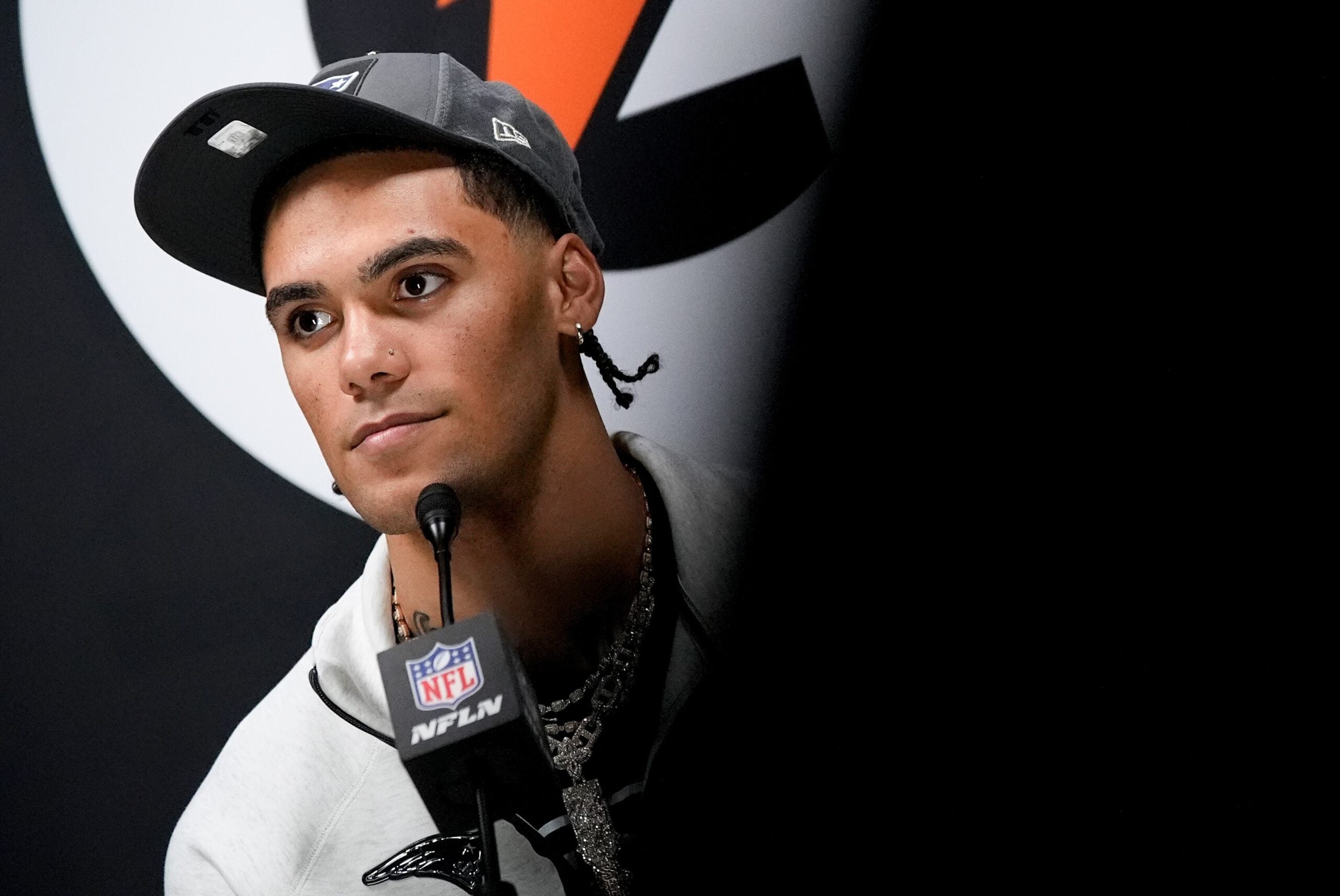 boston.com - Khari A. Thompson - Mike Vrabel on Christian Gonzalez's absence: 'Contracts are part of professional sports
