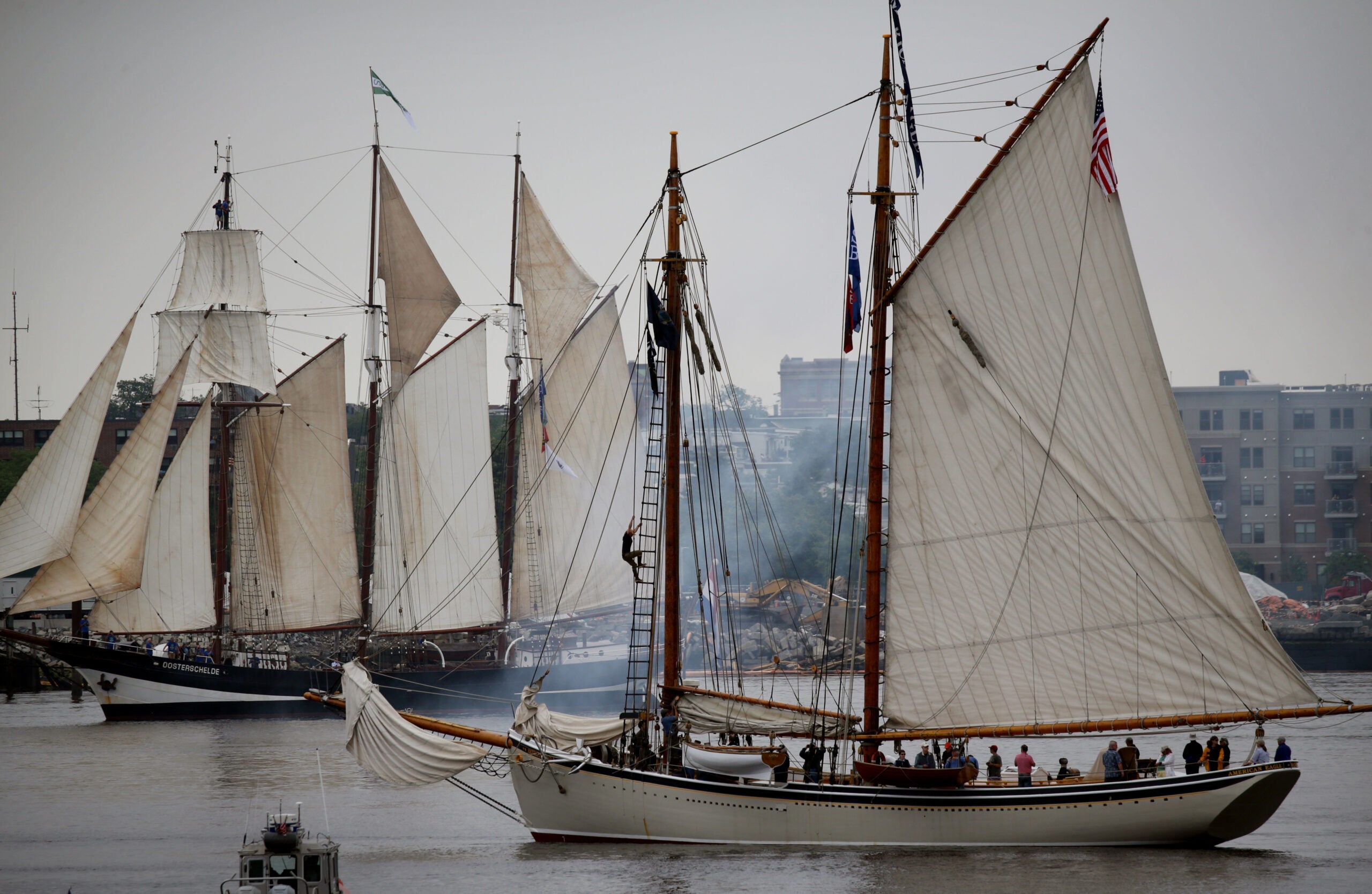 boston.com - Samantha Genzer - How to watch the Parade of Sail by boat
