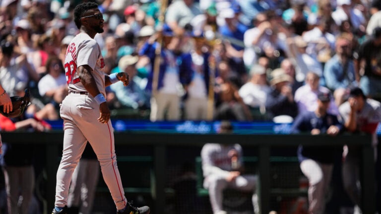 Red Sox can’t complete series sweep, fall to Mariners 3-1 Red Sox can’t complete series sweep, fall to Mariners 3-1