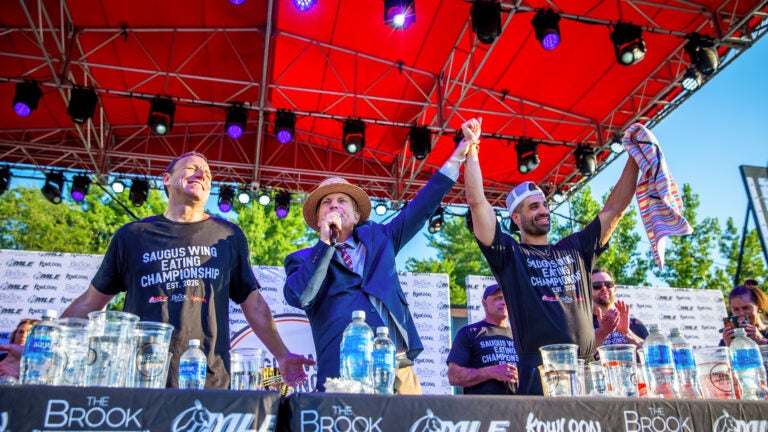 Australian wins first-ever Saugus Wing Eating Championship