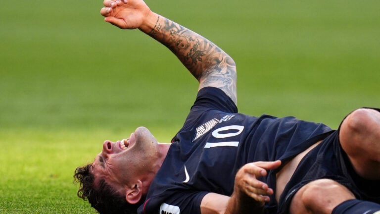Christian Pulisic fractured leg in World Cup loss to Belgium Christian Pulisic fractured leg in World Cup loss to Belgium