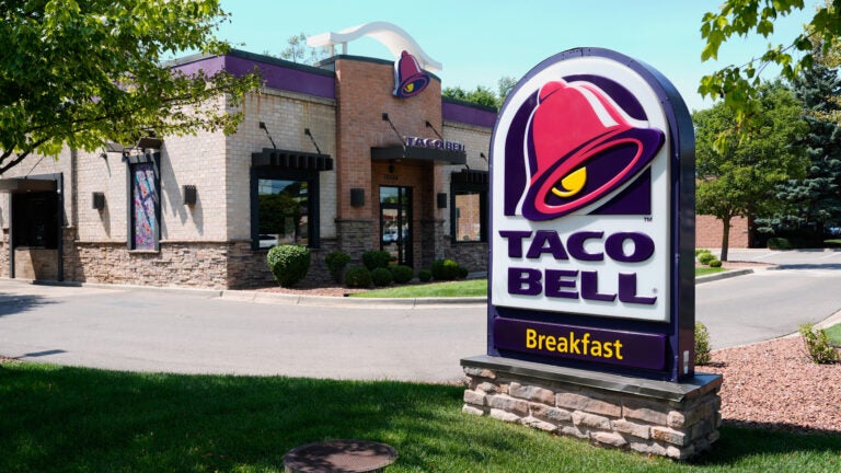 A Taco Bell fast food restaurant.