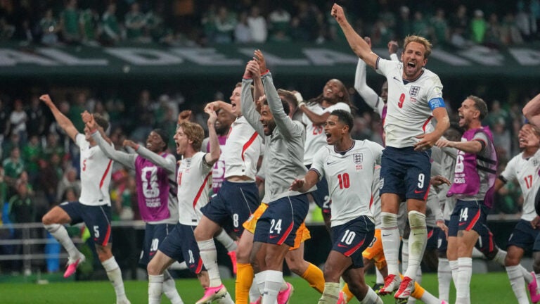 England hands Mexico its first World Cup loss at Estadio Azteca England hands Mexico its first World Cup loss at Estadio Azteca