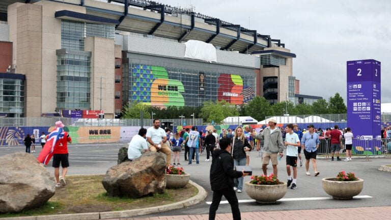 Foxborough counters Kraft Group’s lawsuit over stadium licensing fees Foxborough counters Kraft Group’s lawsuit over stadium licensing fees