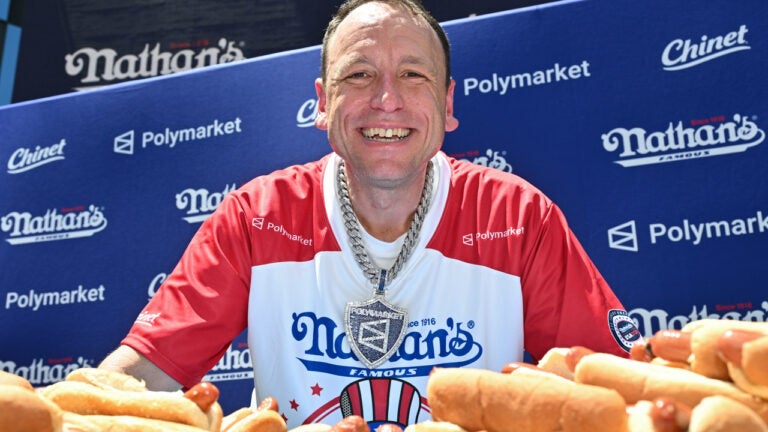 Joey Chestnut has a new challenge: Kowloon’s Saugus Wings Joey Chestnut has a new challenge: Kowloon’s Saugus Wings
