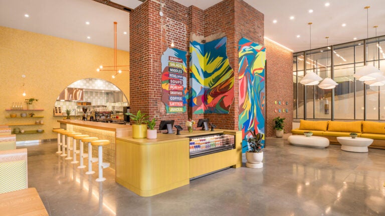 Life Alive opens new organic café in Boston’s Seaport Life Alive opens new organic café in Boston’s Seaport