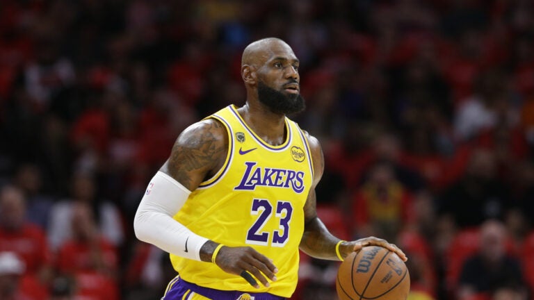 LeBron James to join Philadelphia 76ers next season