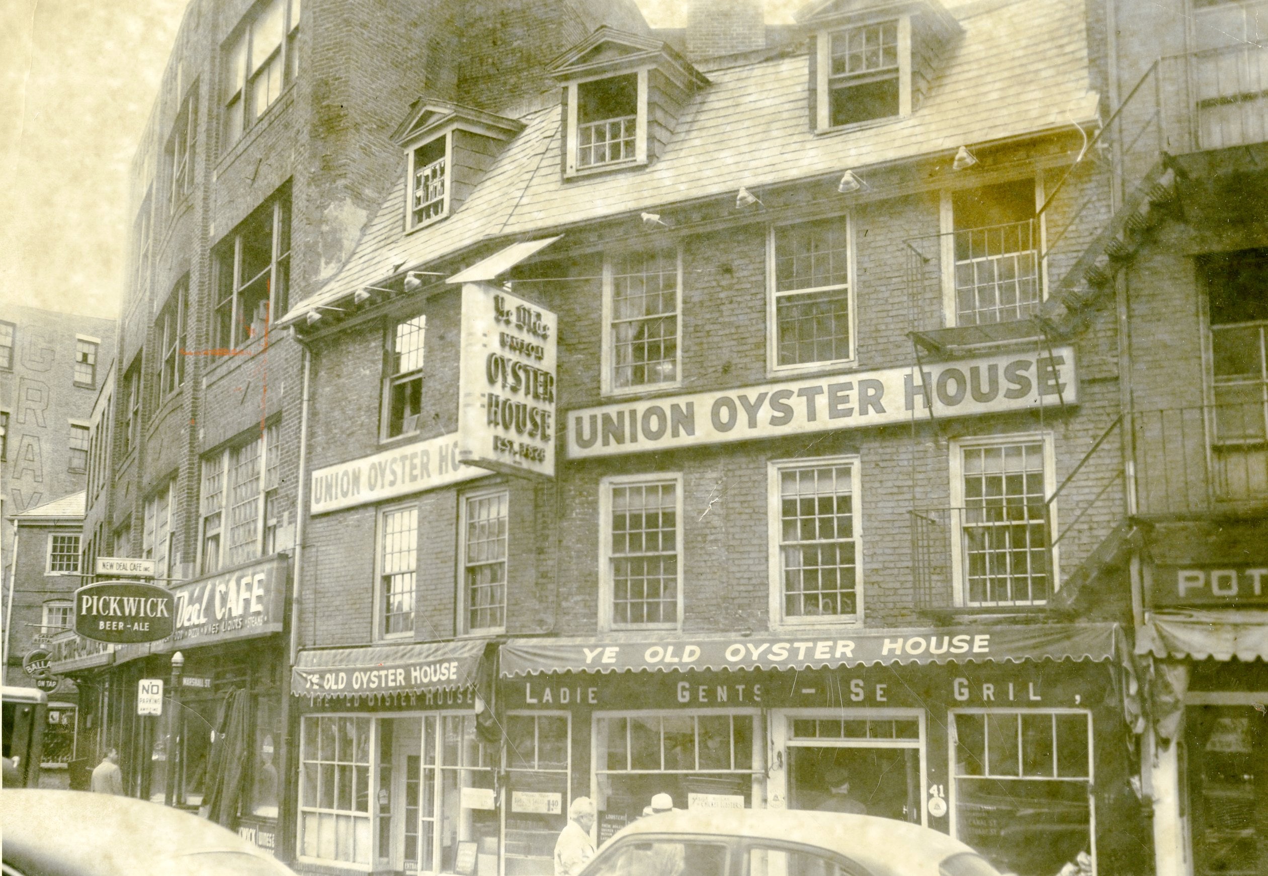 boston.com - Nathan Tavares - Union Oyster House turns 200: Inside America's oldest continuously operating restaurant