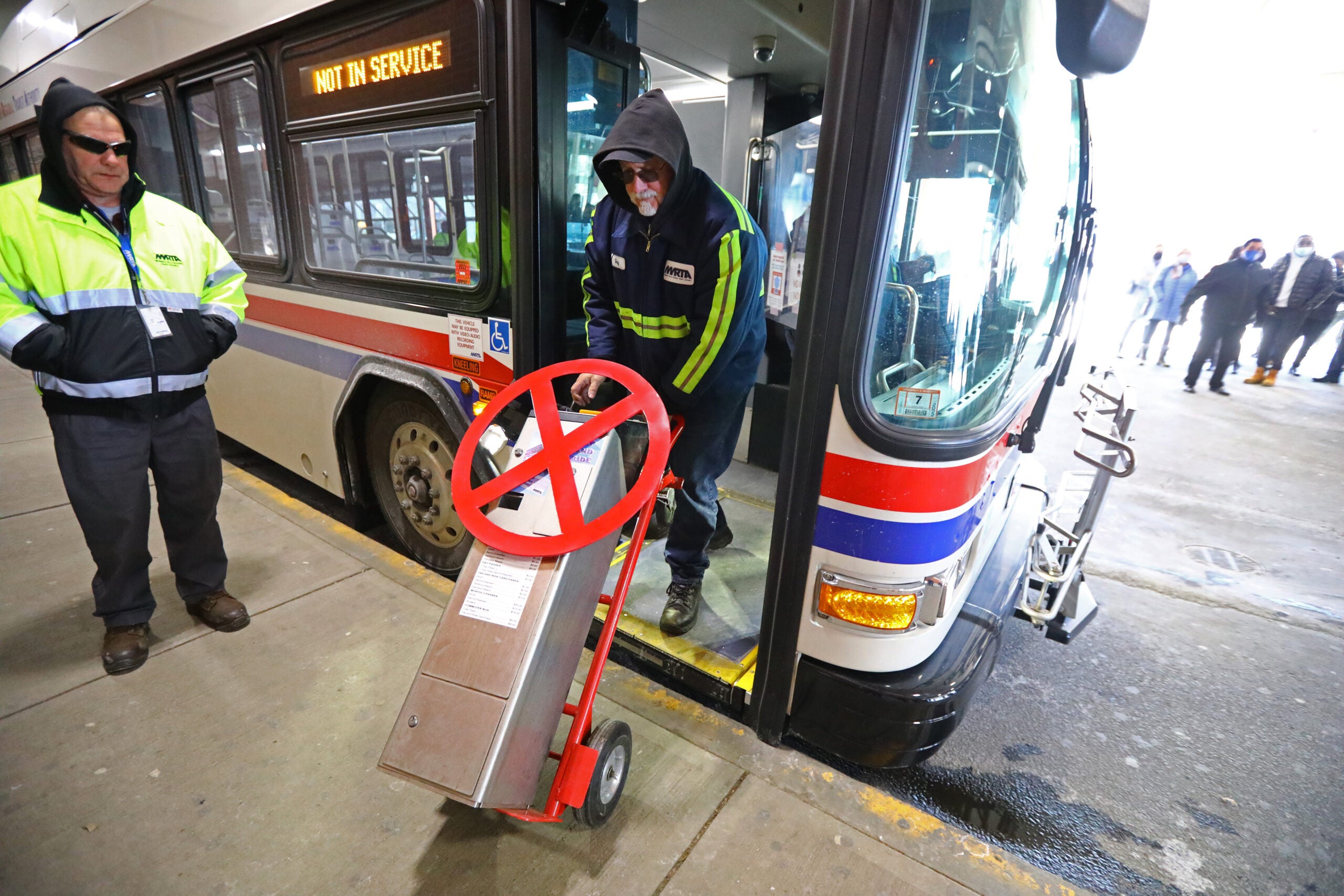 boston.com - Samantha Genzer - Bus driver strike ends in Merrimack Valley after nearly 2 weeks