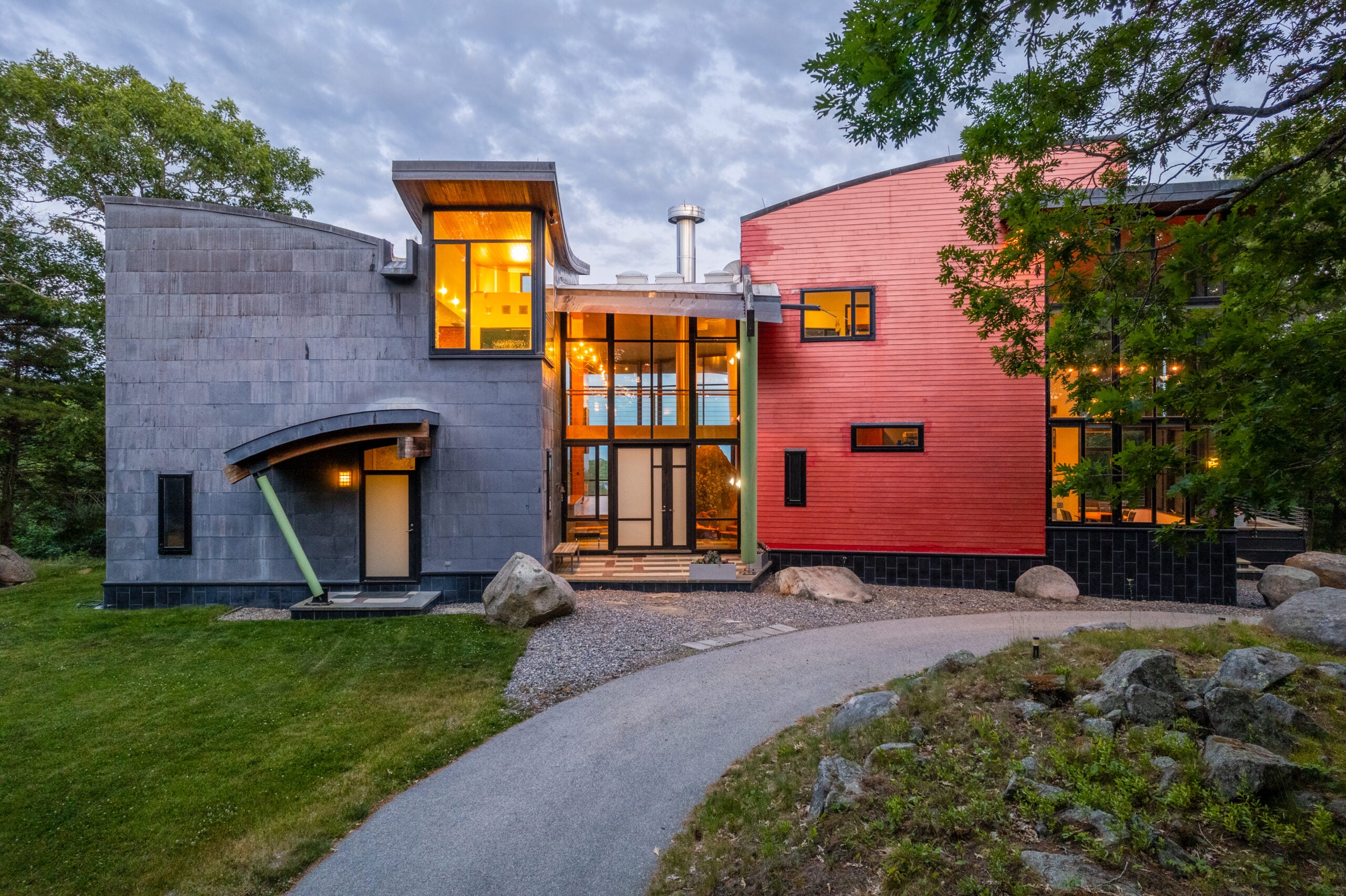boston.com - Regina Cole - On 13 acres, ultramodern Manchester-by-the-Sea house lists for $6.9m