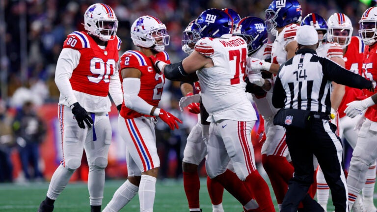Patriots reportedly sign veteran offensive lineman Greg Van Roten Patriots reportedly sign veteran offensive lineman Greg Van Roten