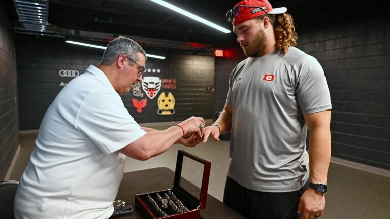 Patriots sign former Giants defensive tackle Casey Rogers Patriots sign former Giants defensive tackle Casey Rogers