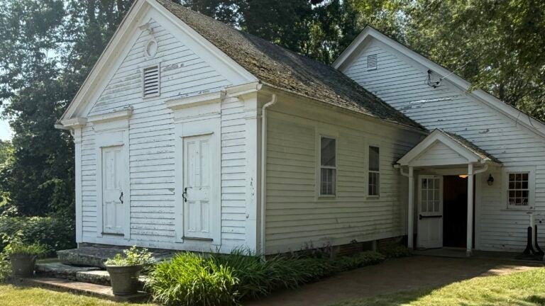 For 5k, you can live in a New England community library For 5k, you can live in a New England community library
