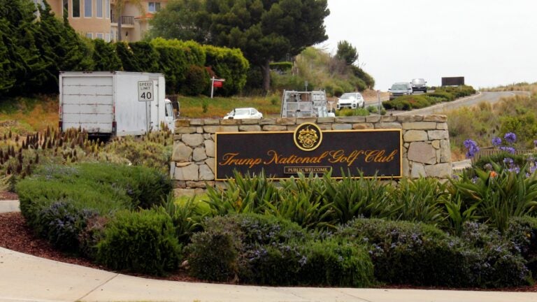 Man with ammo arrested at Trump golf course Man with ammo arrested at Trump golf course