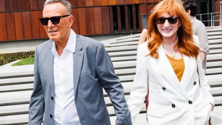 Bruce Springsteen, whose wife was treated in Boston, salutes Pan-Mass Challenge participants