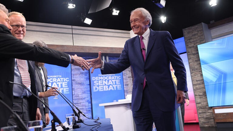 New poll shows big shift toward Markey in Dem. Senate primary