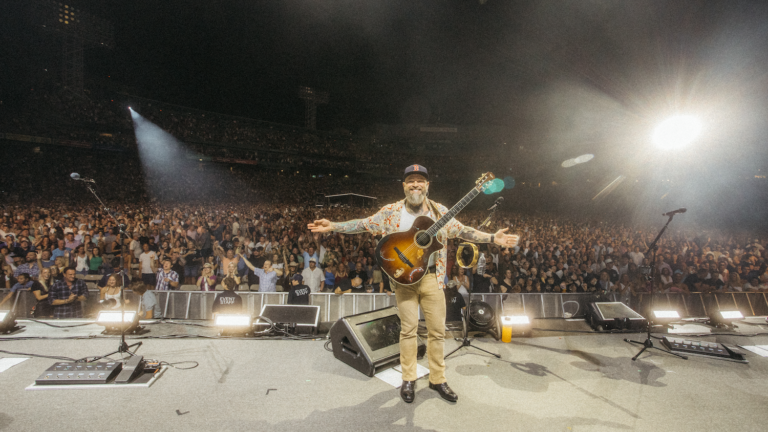 Zac Brown Band gives Fenway fans free cruises