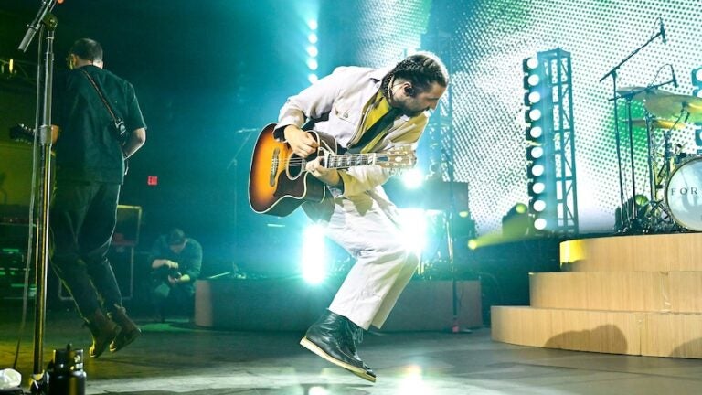 Noah Kahan returns home to Vermont for a moving charity show Noah Kahan returns home to Vermont for a moving charity show