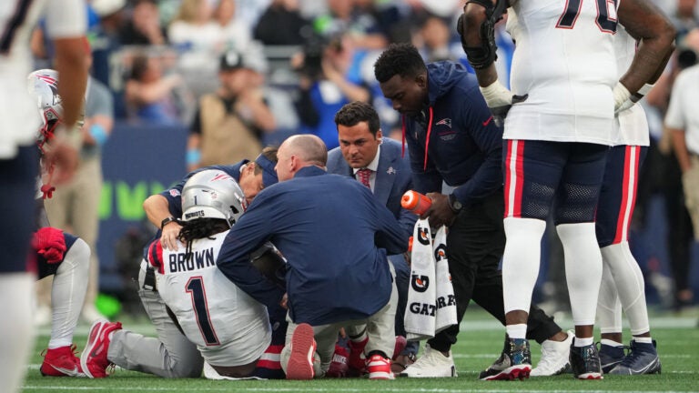 A.J. Brown exits Patriots’ season opener with ankle injury A.J. Brown exits Patriots’ season opener with ankle injury