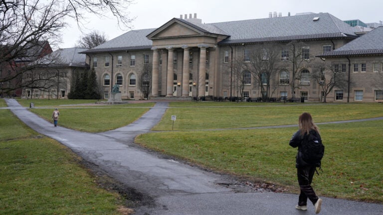 Los fiscales reabren la investigación sobre las acusaciones de violación en grupo en Cornell después de que el acusado presentara una demanda