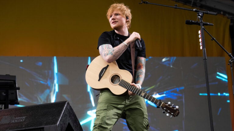 Ed Sheeran cancela concierto en el Gillette Stadium por acercarse la Pascua del Norte